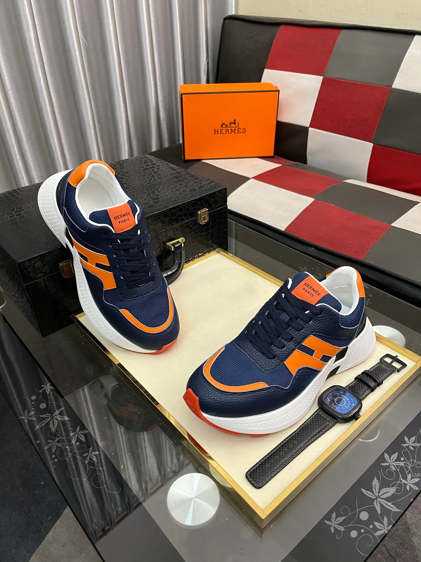 Men's shoes 💰540⌚️⌚️HERMES/Hermès Hugo thick-soled sneakers, casual men's shoes, these sneakers are made of imported first-layer cowhide leather and breathable mesh design. The contrasting color design creates a dynamic and modern shape. The front end of the toe is decorated with natural-color rubber inlays, which is novel and fashionable. The texture is incomparable, with cowhide lining and cowhide foot pads, the upper foot is comfortable and breathable, and the rubber sole is decorated with geometric patterns and iconic "H" details. A very personal one! Size: 38-44